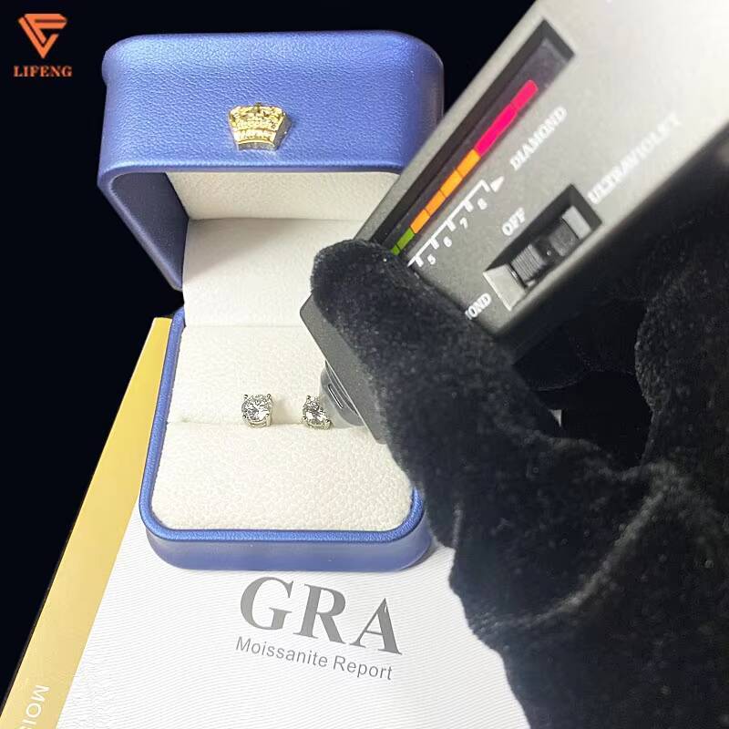 Lifeng Jewelry Moissanite Earrings Classic Diamond Stud Earrings Round Moissanite Silver Men Women Fashion Earrings