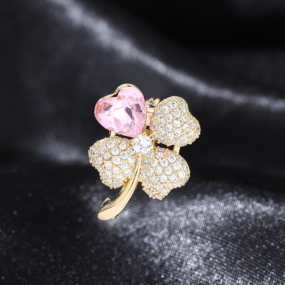 Gold Tone Four - Leaf Clover Brooch With Pink Heart - Shaped Gem And Central Diamond Accent Elegant Daily Jewelry And Gift For Her High Quality And St