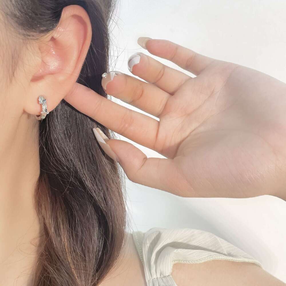 Artistic Style Yellow and Oil Drop Mini Horse Eye Zircon Butterfly Light Sier Needle Gradient Blue Hoop Earrings 88f