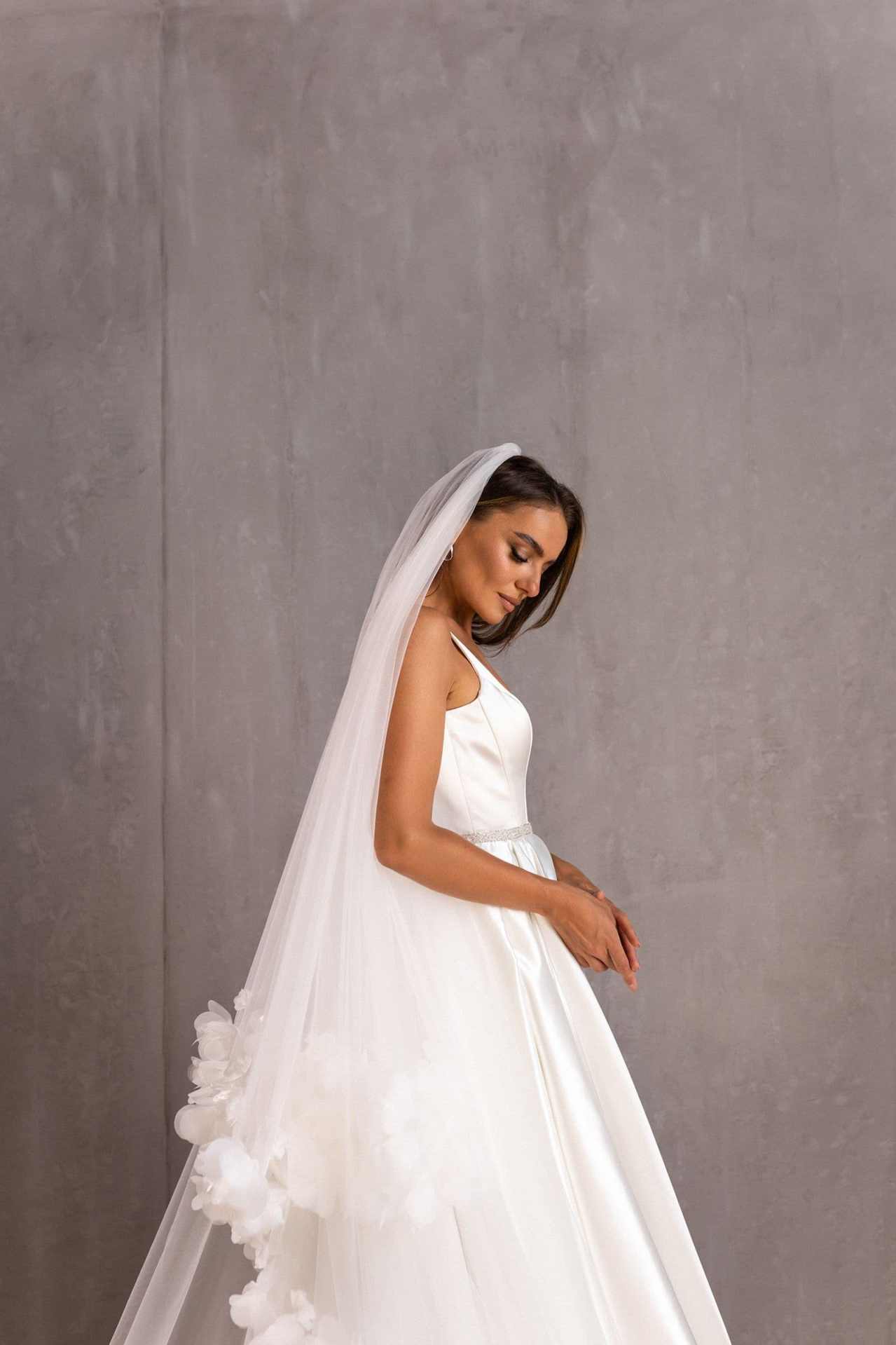 Wedding Veil Long Soft Tulle Royal Bridal Veil Two Layer 3D Flowers Edge Bridal Wedding Veil Wedding Accessories