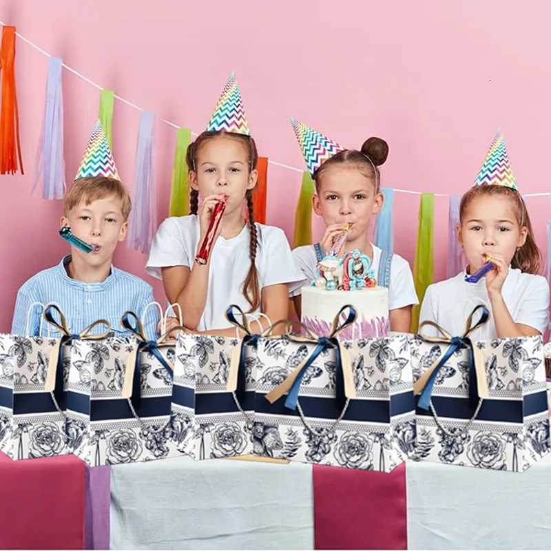 New Gift Bags Floral Paper Bags Cross Border Packaging Bags With Ribbon Holiday Gift Giving Gift Bags Clothing Tote Bags Clothin G250729