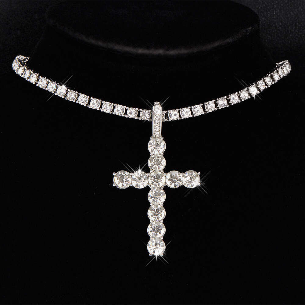 Inlaid Dia Cross Pendant Alloy Rhinestone Hip-Hop Trendy Personality Simple Necklace