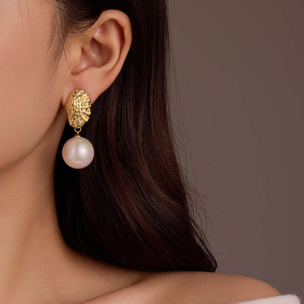 Stainless Niche High-End Pearl for Women Electroplated Gold Titanium Steel Earrings