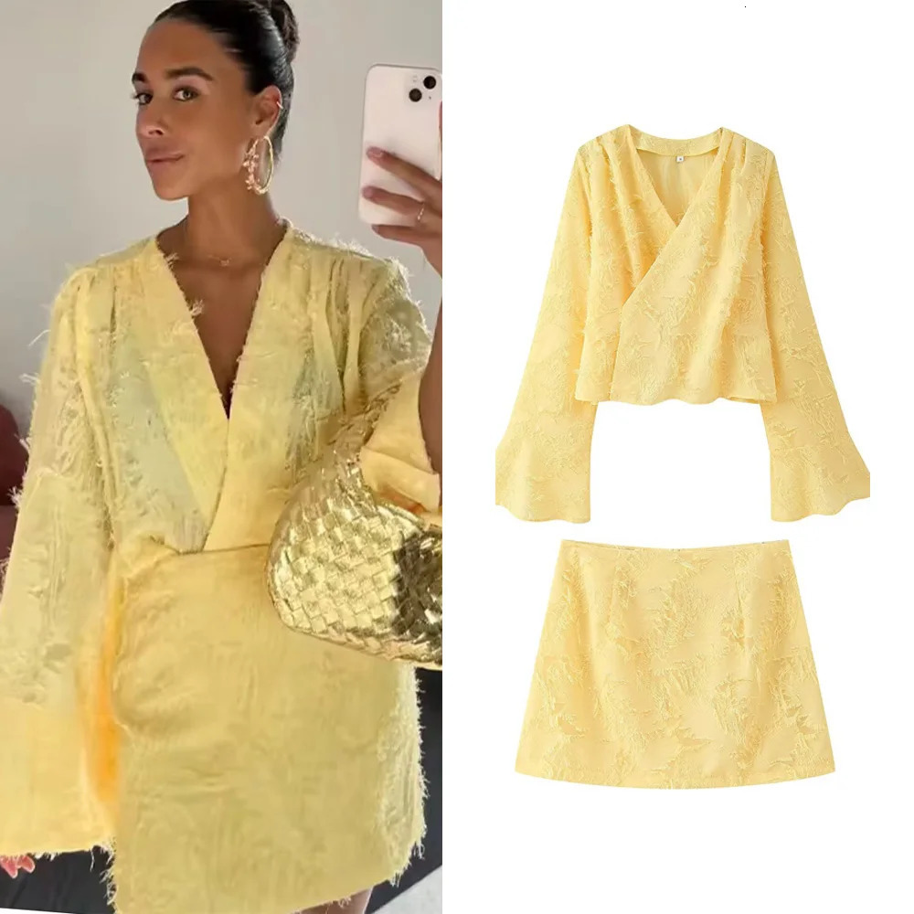 Women Elegant Skirts Set Jacquard LongSleeved VNeck Shirt Zip Skirt SpringSummer Fashion Holiday Beach 250730
