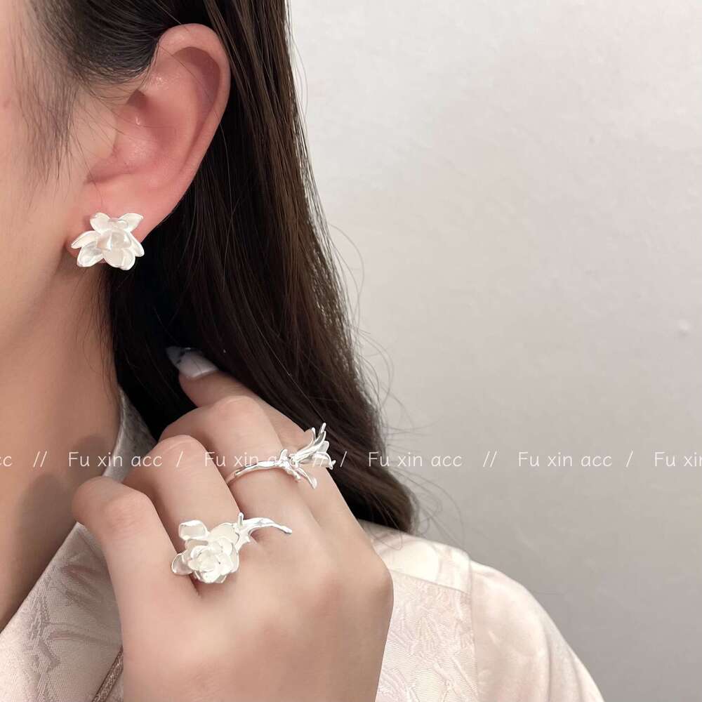 Winding Open Ring for Women, Exquisite Versatile Blooming White Lotus Earrings, Light Luxury Niche High-end Jewelry e85