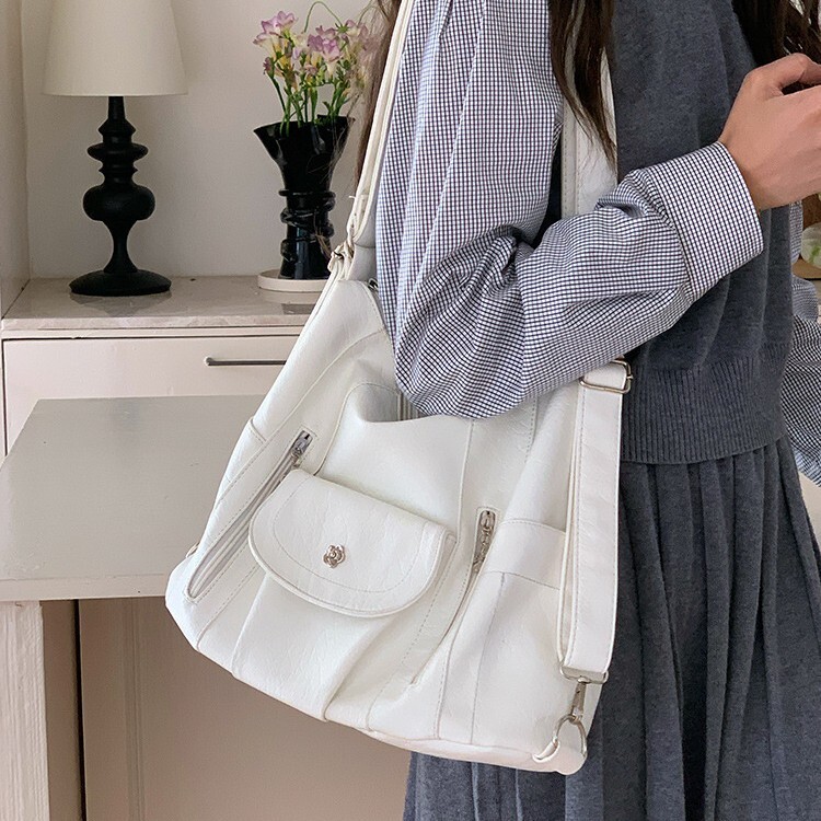 Designer Luxury Bag Bag Motorcycle Girl Backpack Simple Retro Soft Leather Large Capacity Multiple Carrying Methods Adjustable Single Shoulder Tote Ba