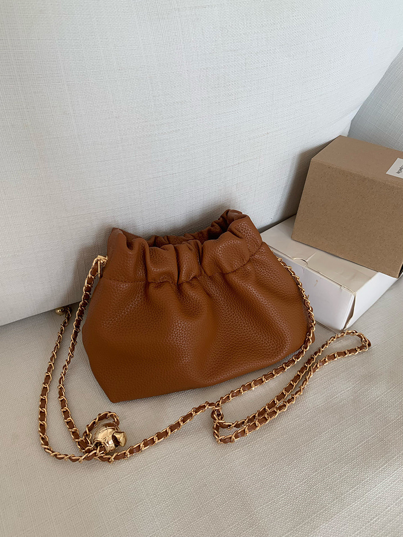 Designer Luxury Bag Bag Trendy Women's Bag New 2025 Texture Solid Color Niche Shoulder Bag Versatile Chain Crossbody Cloud Small Bag Tote Bag