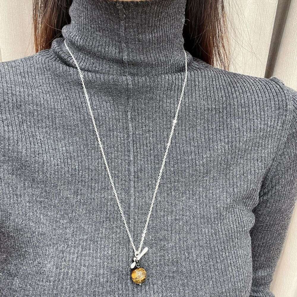 Natural Round Tiger Eye Stone Necklace Melad Elegant Long Sweater Chain for Women Niche Fashionable High-end Simple Accessories e4a