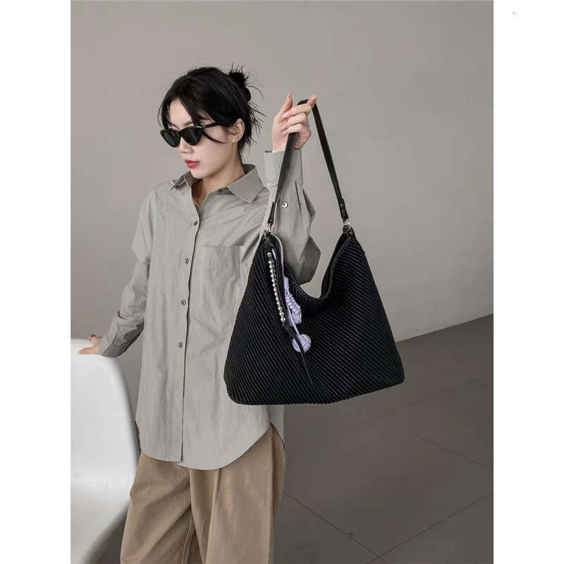 Genuine Leather Wrinkled Large Underarm Tote Niche Cowhide High-End Feel New Soft Woven Pattern Single Shoulder Crossbody Bag Trendy B5