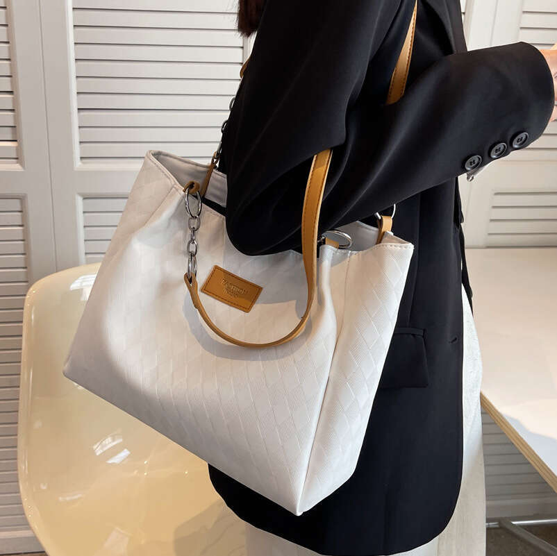 Large Capacity for Women 2025 New Spring High-end Niche Class Commuter Versatile Shoulder Tote Bag
