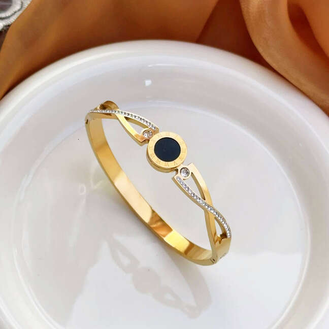 2025 Roman Letter Inlaid Dia Light Open Titanium Gold New Stainless Steel Bracelet Ins Jewelry