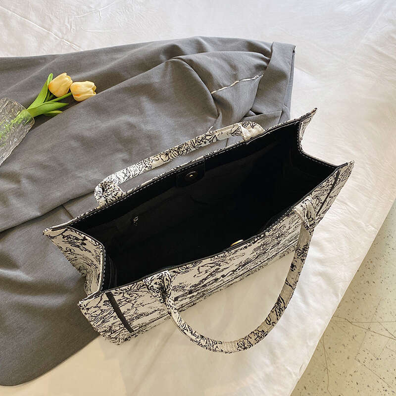 Embroidered Handbag for Women New Fashion Monogram Shoulder Trendy Versatile Large Capacity Canvas Tote Bag