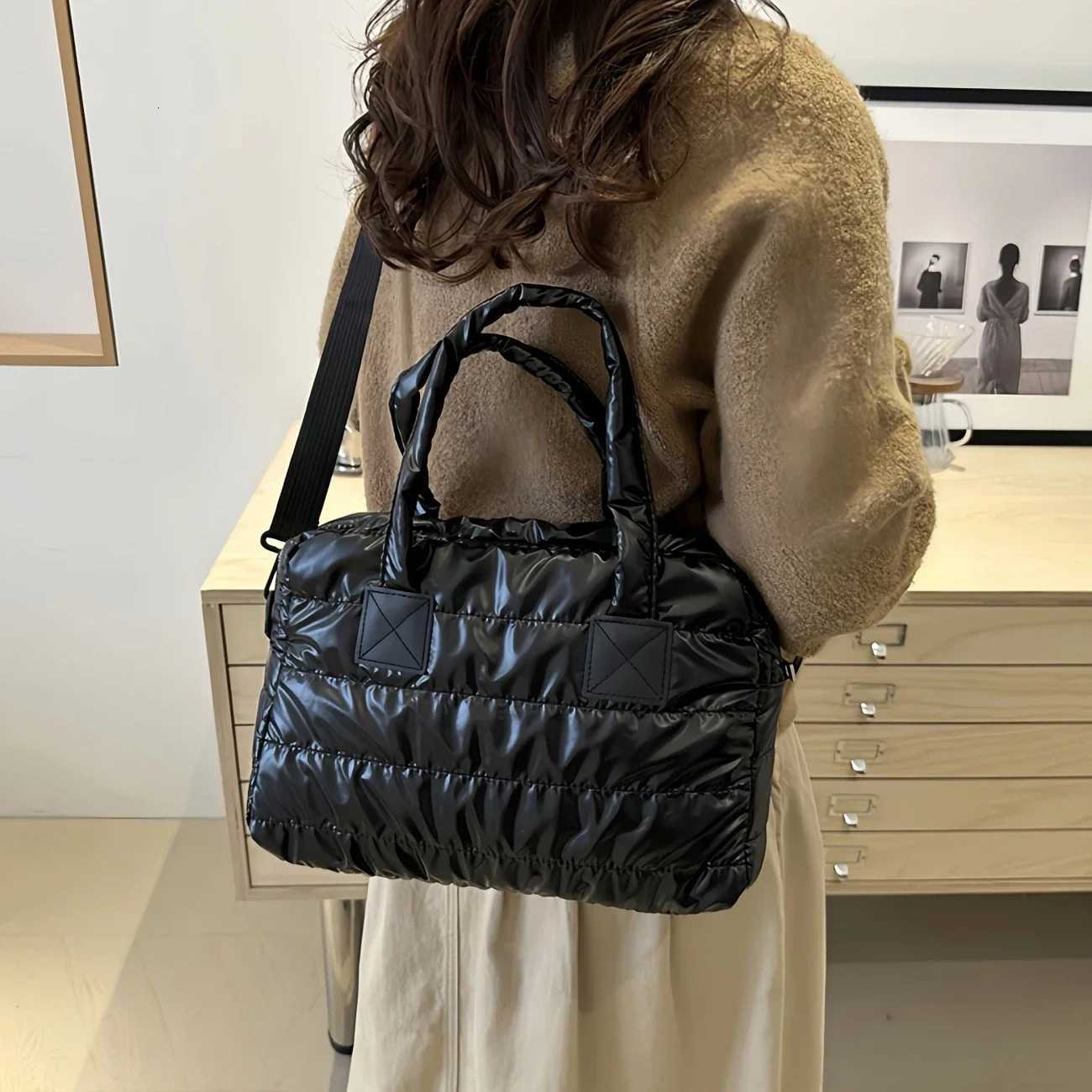 2024 Large Capacity Tote Bag Zipper Closure Detachable Strap Mtiway Carry Crossbody Shoulder Handbag for Work Travel Y250730