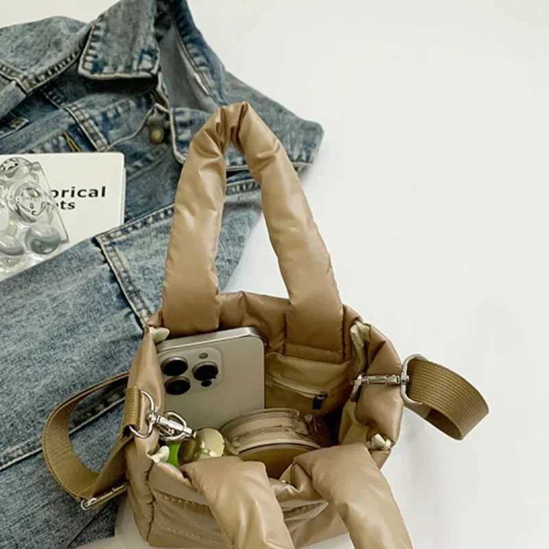Handbag Fem Bag New Tide Shoulder Bag Fall and Winter Cotton Bag Hundred Tote Bags Padded Plaid Fi Quilted Handbags Y250730