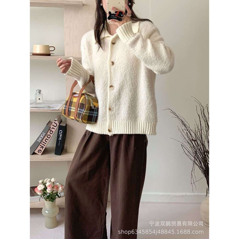 Korean High-End Turn-Down Collar Knitted Cardigan Women, New Loose Lazy Style Sweater Coat For Autumn And Winter, Versatile Trendy Top B5