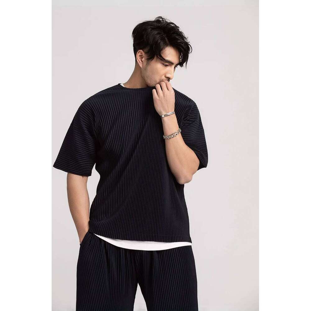 Miyake Pleated T Shirt For Men Summer Clothes Short Sleeve Plain T-Shirt Fashion Black Shirts Round Collar Sports Top