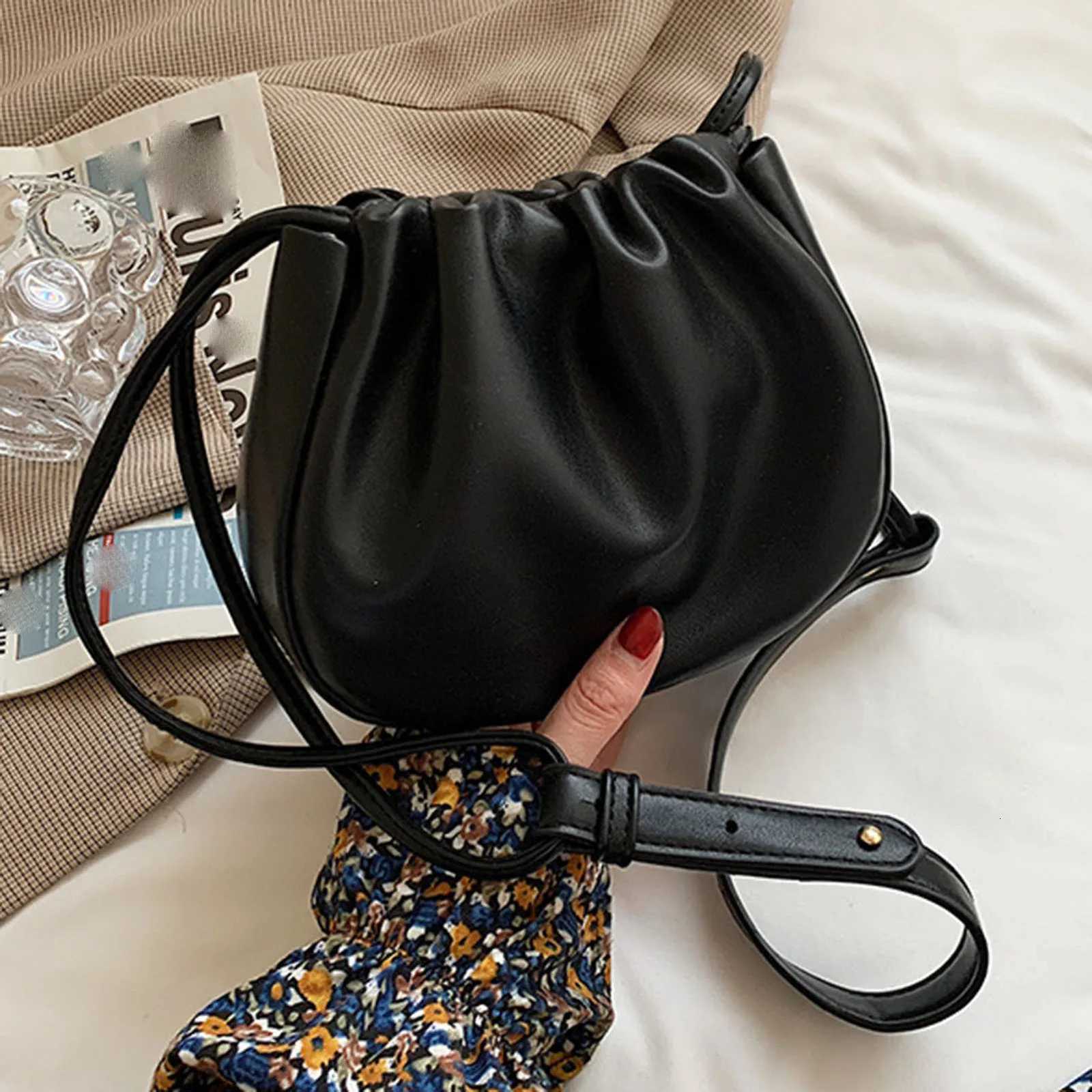 Soft PU Leather Shoulder Bags Solid Color Crossbody Bags with Magnetic Closure for Casual and Work Use Y250729