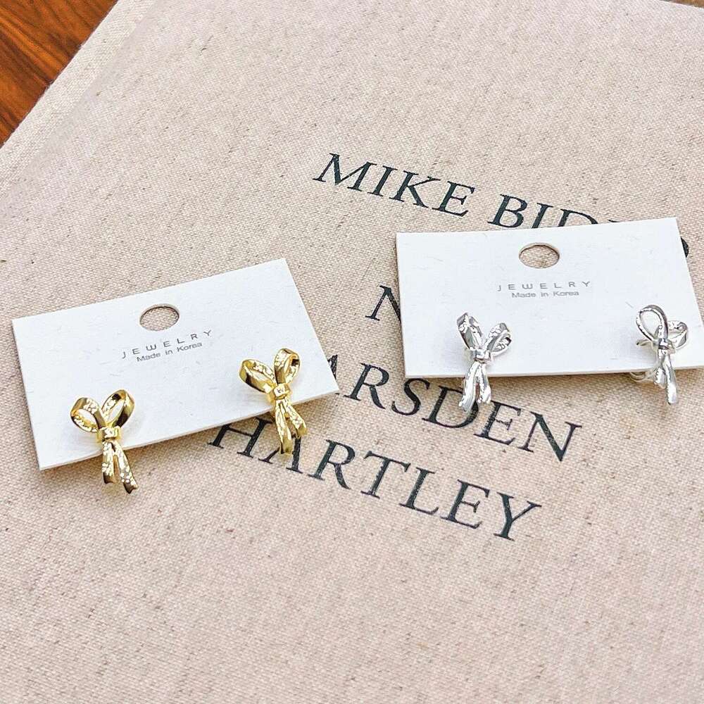 Design Sense Bowknot Metal Ear Clips Simple Exquisite Niche Unique Personality Fashionable Elegant Earrings for Women 2cc
