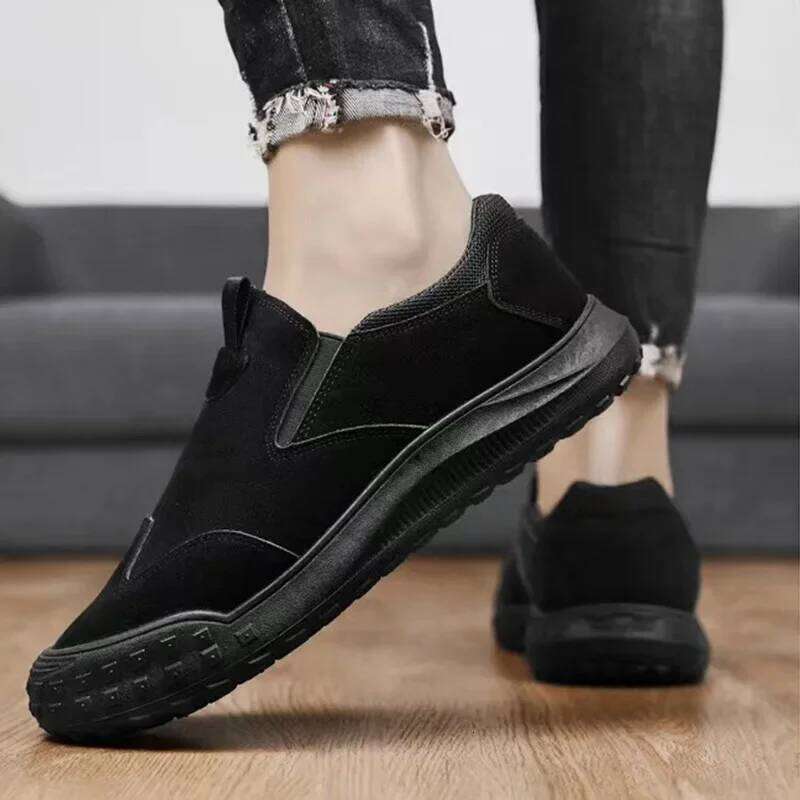 Lightweight Protective Sneakers Summer Breathable Men Work Safety Steel Toe Warm and Trendy Flat Shoes