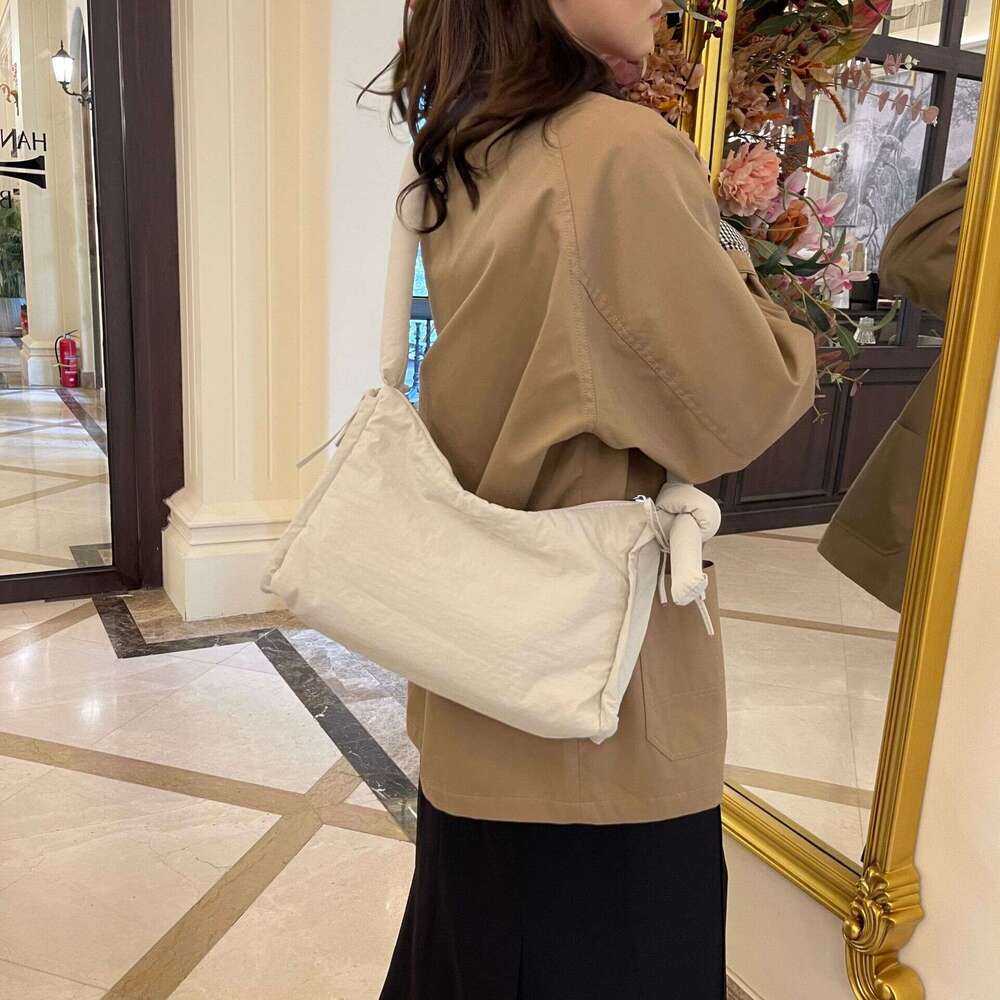 Nylon Fabric Large Capacity for Women New Niche Design Sense Crossbody Cloth Commuting Dumpling Bag