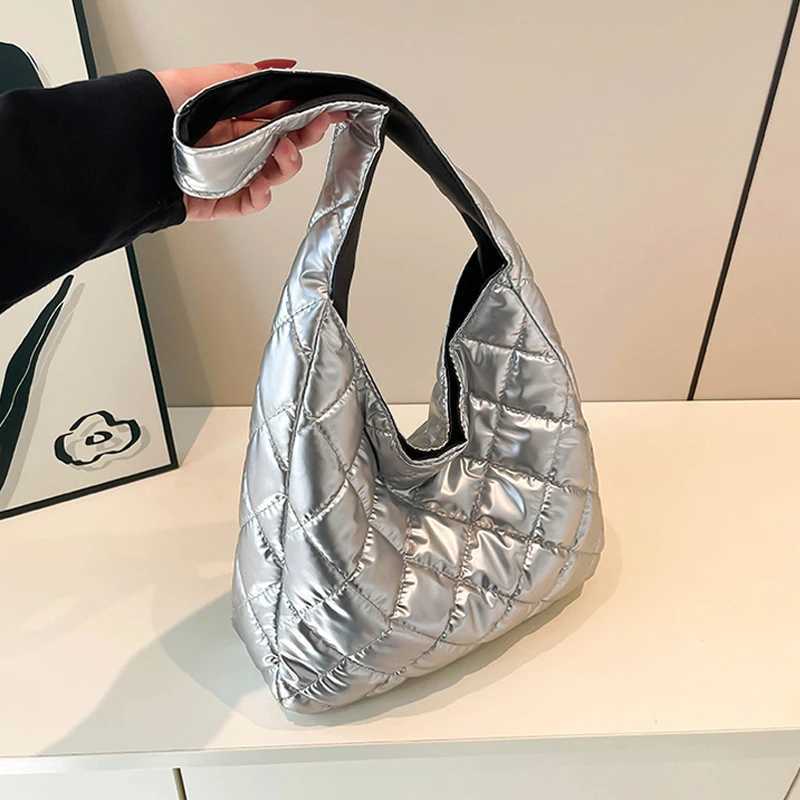 Puffer Shoulder Bag for Women Down Cotton Padded Tote Bag Bubble Handbag Purse Large Shopper Bag Quilted Cloud Top Hand Bag Y250730