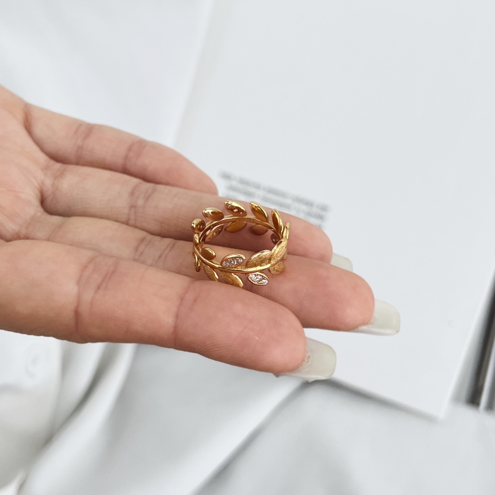 Women's 925 Silver Ring Plated with 18k Gold - Leaf Shape Design with Sparkling Cubic Zirconia Stones (Width: 9mm, Weight: 4.2g)