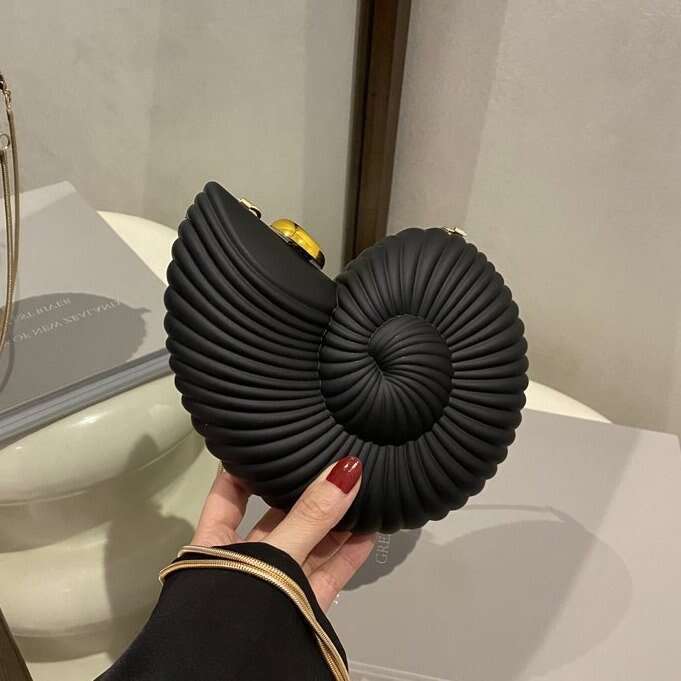 Trendy Niche Design Seashell for Women 2025 New Acrylic Chain Fashion Single Shoulder Crossbody Bag