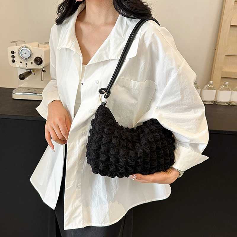 Canvas Wrinkle Bag for Women Shoulder Bags Pleated Bubbles Handbags Padded Casual Underarm Quilted Bag Tote Cloud Bag Purse Y250730