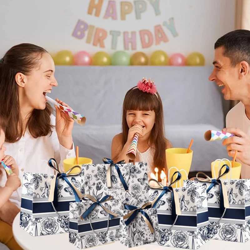 New Gift Bags Floral Paper Bags Cross Border Packaging Bags With Ribbon Holiday Gift Giving Gift Bags Clothing Tote Bags Clothin G250729