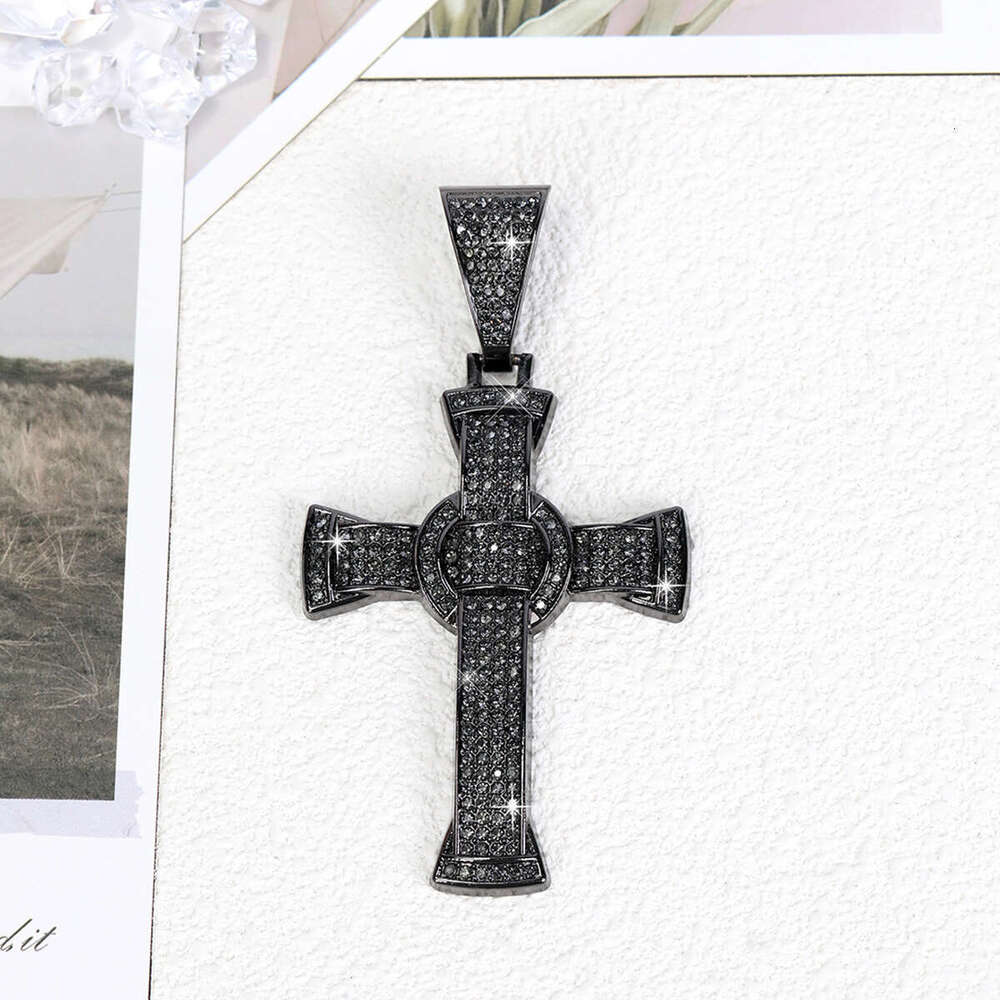 Full Dia Cross Exquisite Creative Fashion Hip-Hop Exaggerated Personality Necklace Pendant