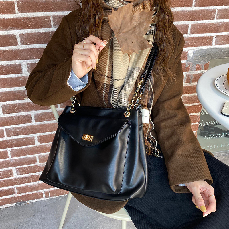 Designer Bag 2025 Autumn Winter New Korean Fashion Large Capacity Simple Ins Luxury Bag Retro Crossbody Bag Versatile Single Shoulder Crossbody Bag Fo