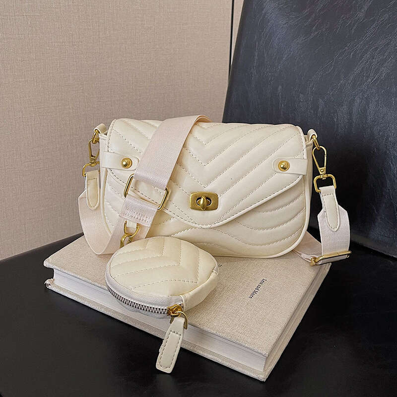 2024 New Trendy Women's Crossbody Single Shoulder Small Niche Design Chain Embroidery Zipper Bag