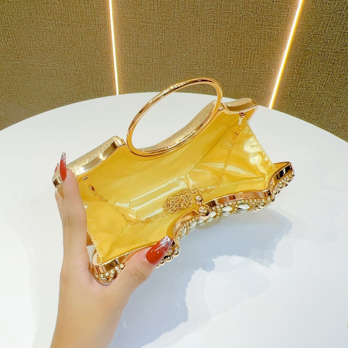 2025 Designer's New Women's Banquet Bag Full Diamond Fashion Inlaid Diamond Handbag