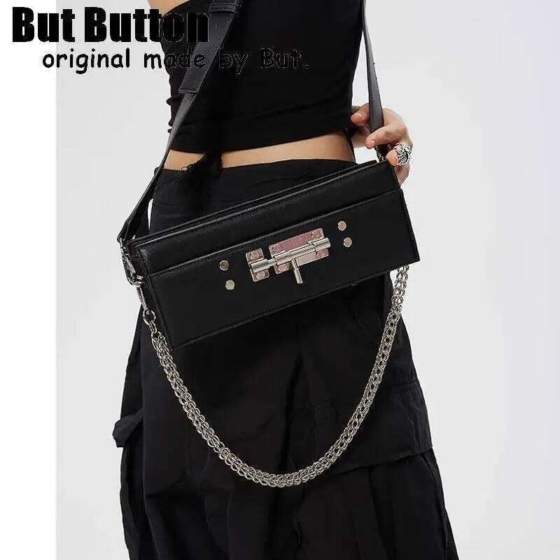 Luxury Designer Niche Ladies Vintage Punk Rivet Streetwear Shoulder Crossbody Bag