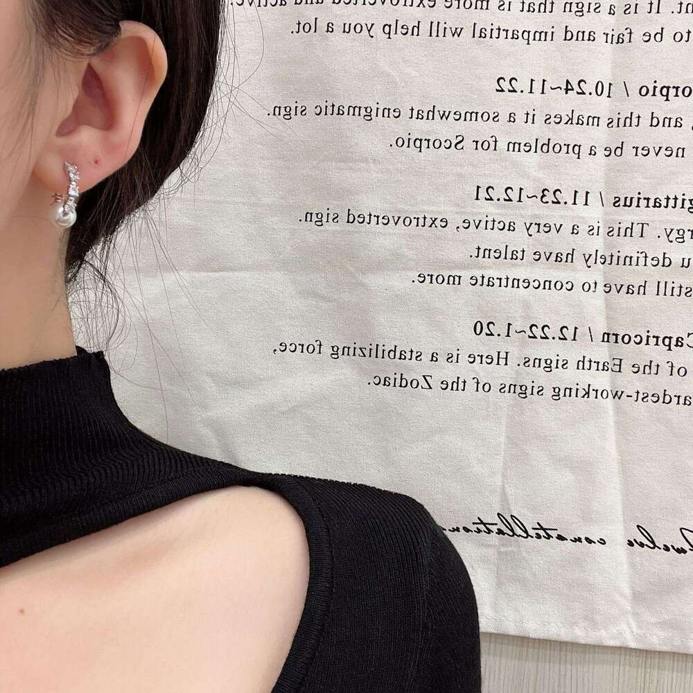 Light High-End Gray Pearl Zircon Niche Gentle Temperament Style 2024 Autumn Winter New Dia-Studded Earrings eba