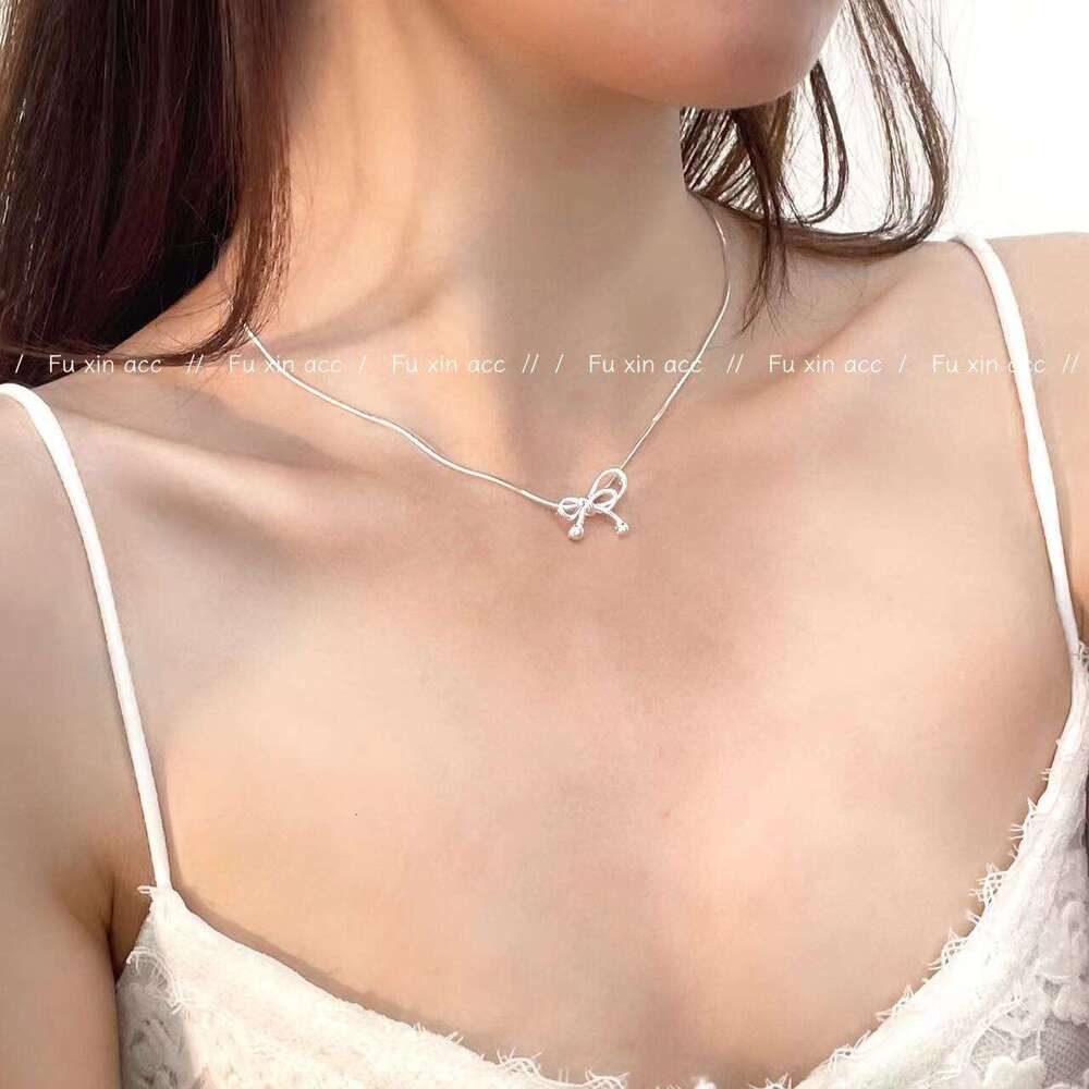 2024 New Rich Lady Bow Necklace Light High-end Irregular Pendant Collarbone Neck Chain 968
