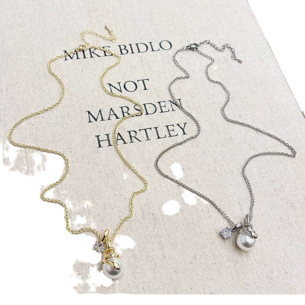 Minimalist Versatile Necklace for Women 2024 New Light Niche High-End Design Gentle Cool Style Wrapped Snake Choker 652