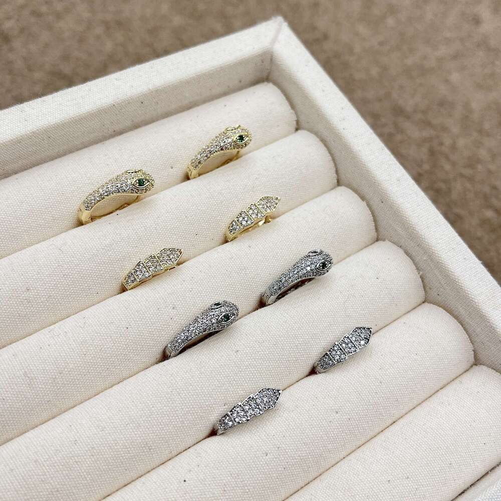 INS Dia-Studded Snake-Shaped Earrings for Women, Light Niche Design, High-End Hoop Earrings, Unique Cold Style Ear Jewelry 0d7