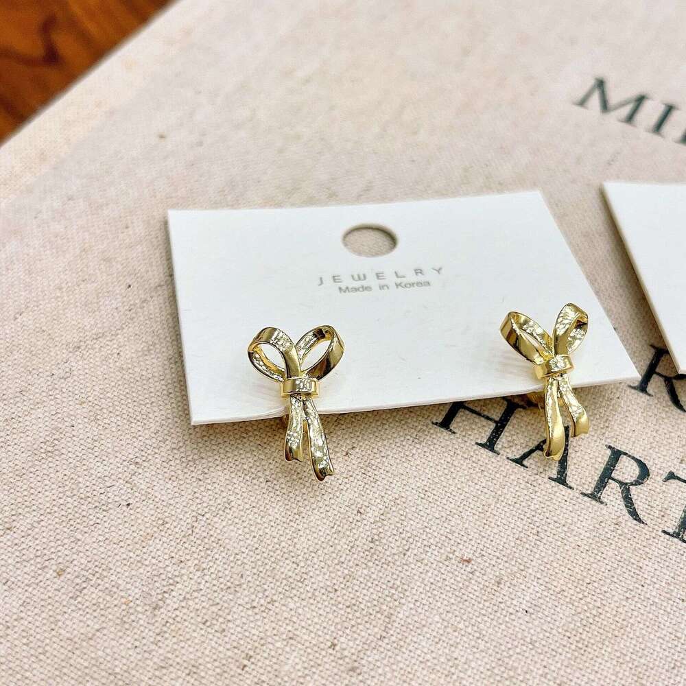 Design Sense Bowknot Metal Ear Clips Simple Exquisite Niche Unique Personality Fashionable Elegant Earrings for Women 2cc