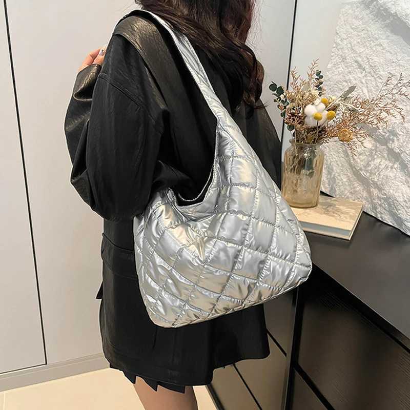 Puffer Shoulder Bag for Women Down Cotton Padded Tote Bag Bubble Handbag Purse Large Shopper Bag Quilted Cloud Top Hand Bag Y250730