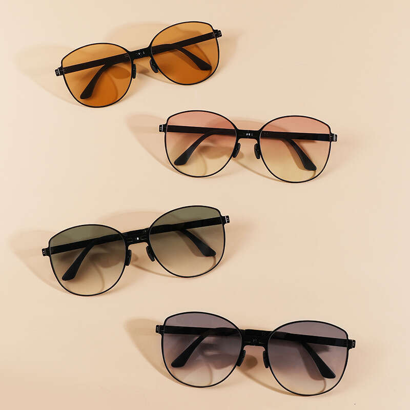 DHcollections 2025 Foldable Oval Sunglasses - UV400 Protection, Metal Frame, Slimming Design for Women (6 Gradient Colors)