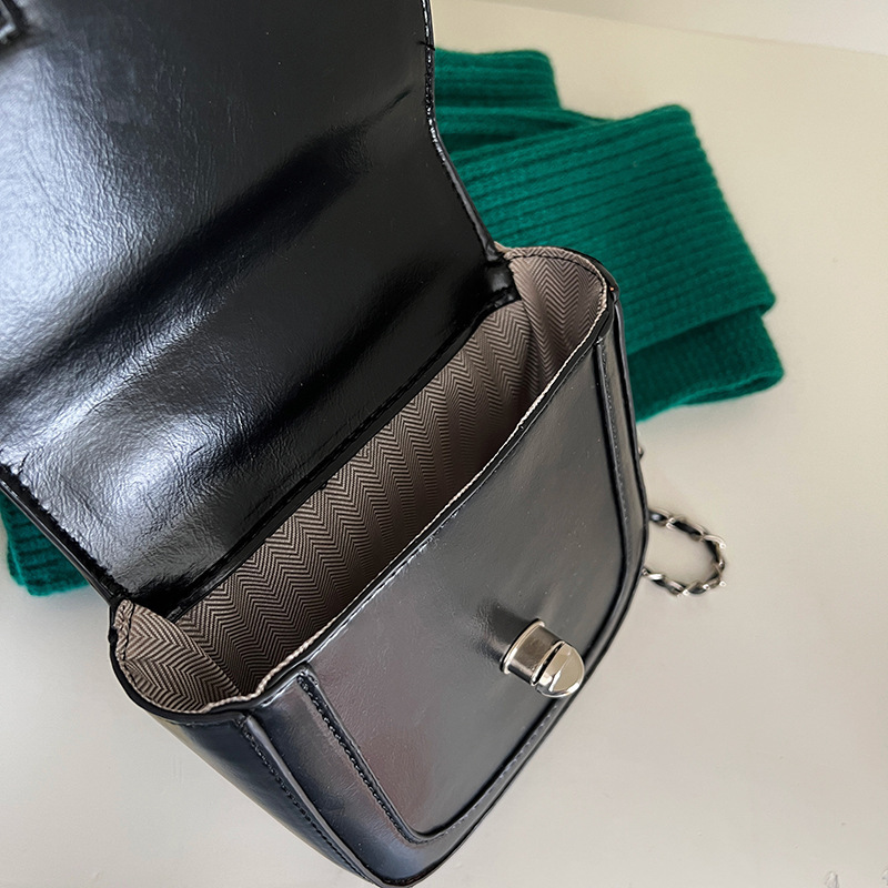 Designer Bag 2025 New Niche Design Textured Dark AGB Luxury Bag Hot Girl Chain Shoulder Underarm Bag Crossbody Saddle Bag Tote Bag