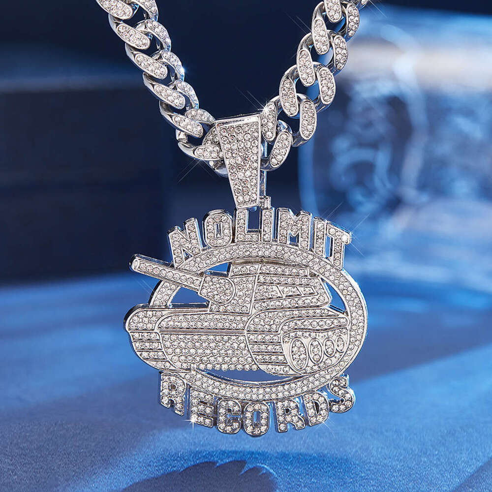New Cool Hip-Hop Cuban Chain Tank Combat Personality Creative Dia-Studded Pendant Direct Shipping