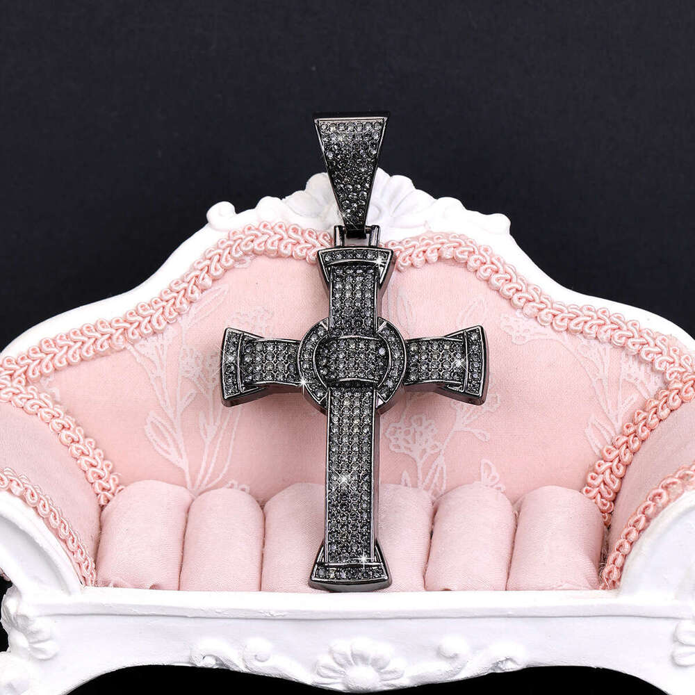 Full Dia Cross Exquisite Creative Fashion Hip-Hop Exaggerated Personality Necklace Pendant