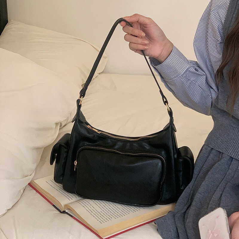 Designer Bag 2025 New Luxury Bag Korean INS Style Niche Black Retro Commuter Underarm Bag Single Shoulder Crossbody Punk Motorcycle Bag tote bag