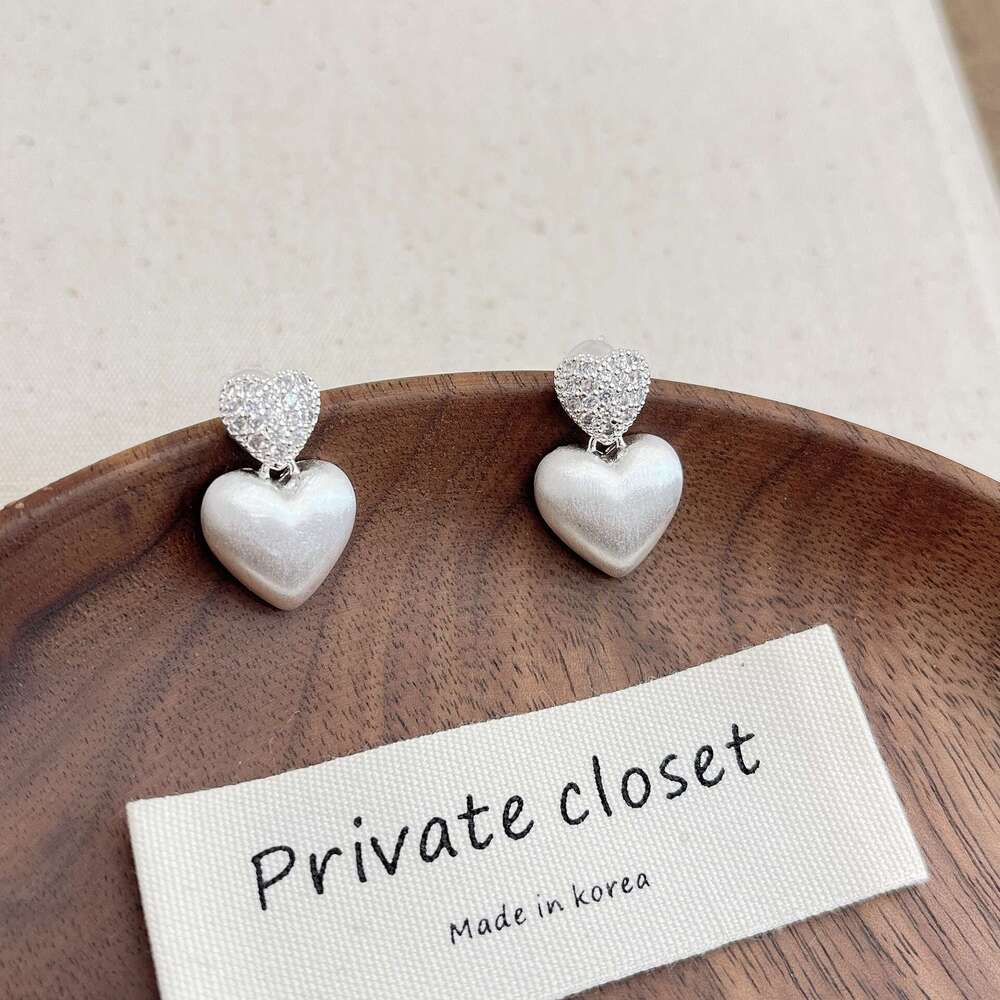 Autumn Winter Brushed Heart Zircon Sier for Women High-end Exquisite Ear Jewelry Light Unique Niche Earrings 063