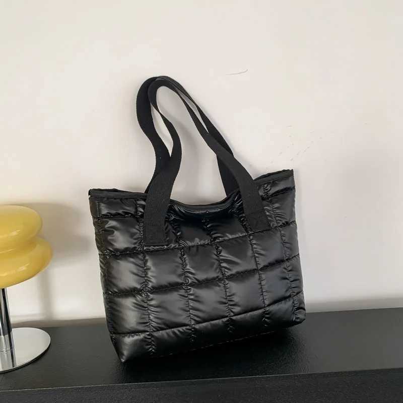 Fi Quilted Shoulder Bags Down Cotton Padded Large Capacity Tote Bags Solid Color Shopping Bags Wen Girls Y250730
