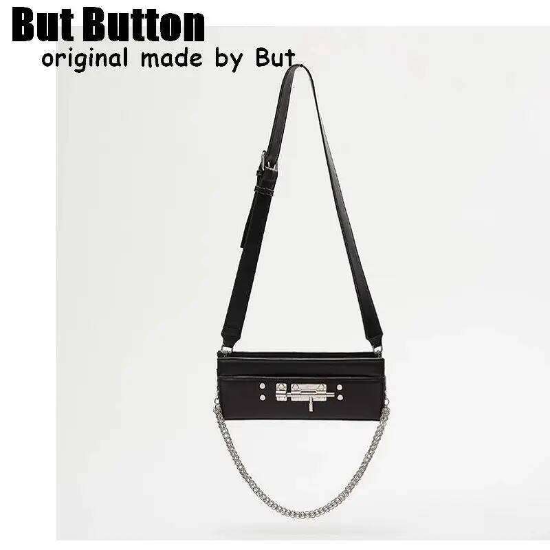 Luxury Designer Niche Ladies Vintage Punk Rivet Streetwear Shoulder Crossbody Bag