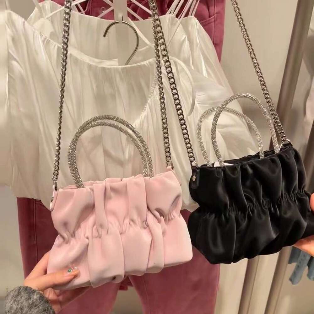 Macaron Fresh Style Handheld Crossbody for Women 2024 Summer New Fashion Versatile Pleated Cloud Chain Bag