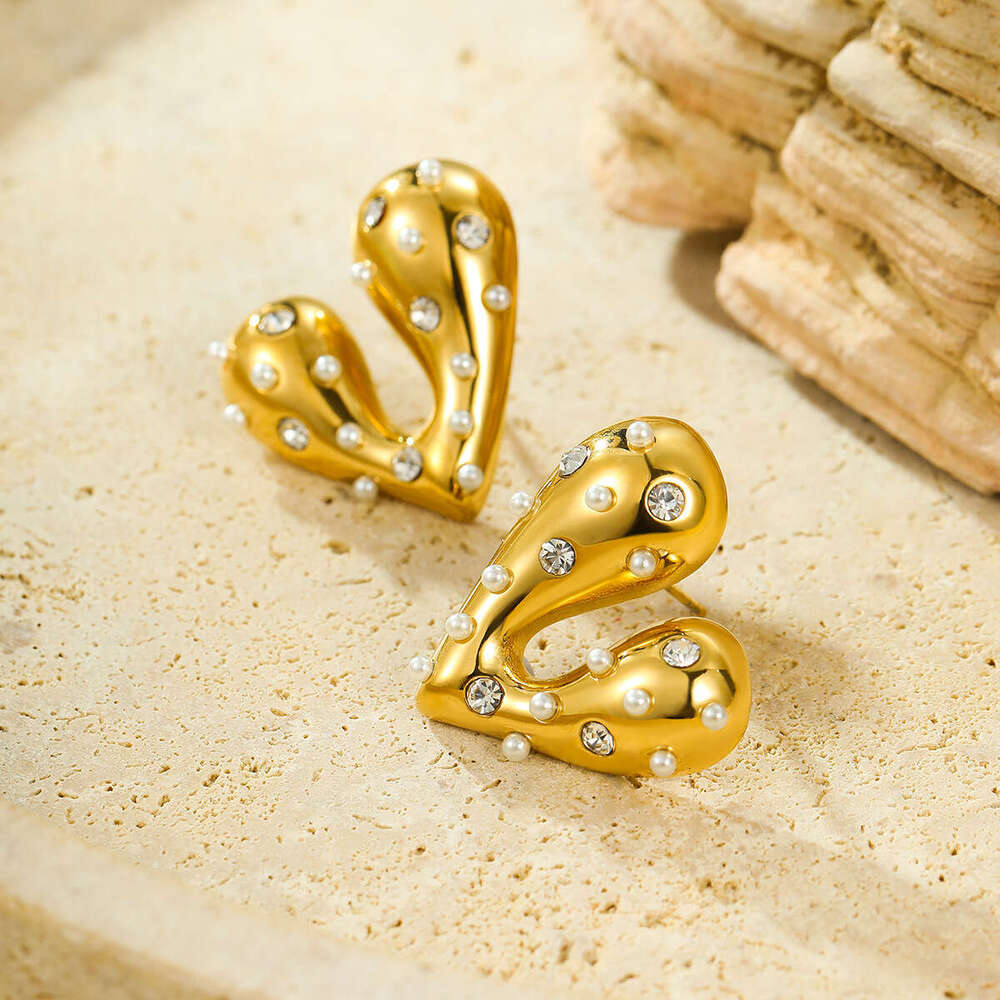 Stainless High-end Heart Deer Antlers Titanium Steel Stud Autumn Winter Fashion Light Earrings for Women